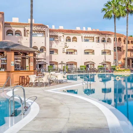 Apartahotel Amigos Club 3*