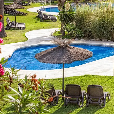 Amigos Club Apartahotel 3*