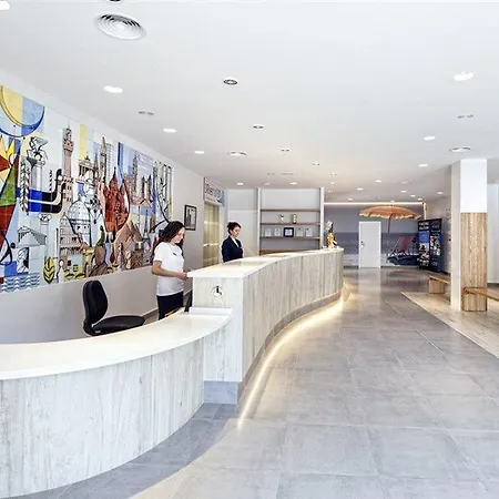 Amigos Club Apartahotel 3*