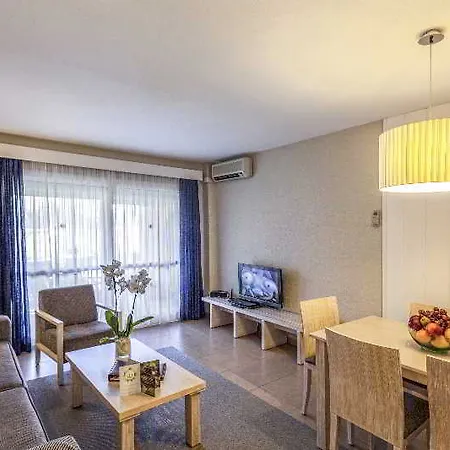 Apartahotel Amigos Club